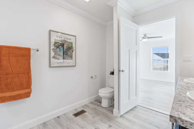 Prairie dune 8862 bathroom home features