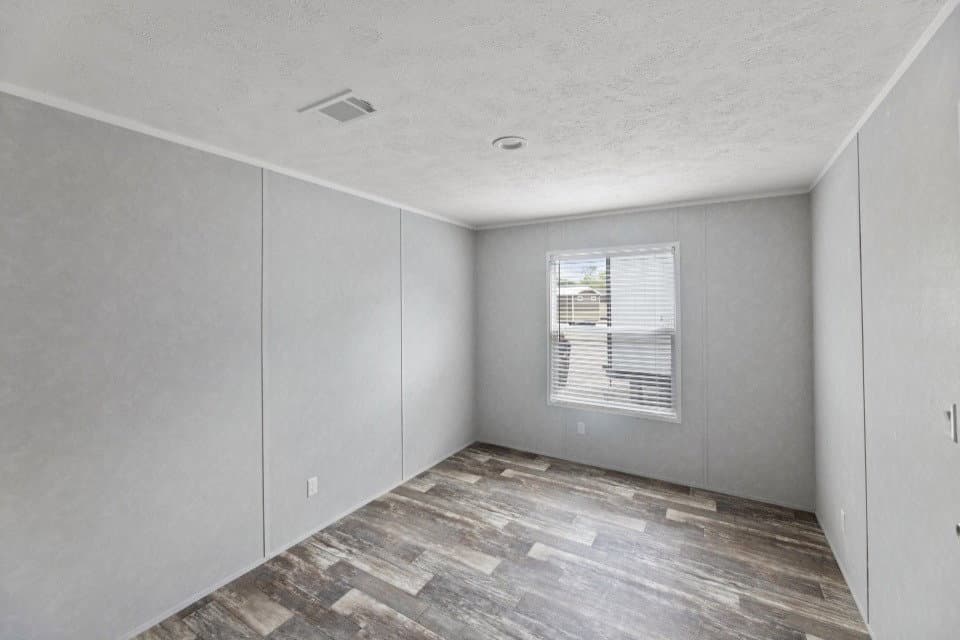 Verde ranch 28603n bedroom home features