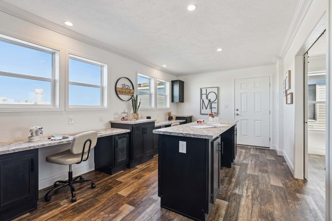 Prairie dune 8978 interior home features