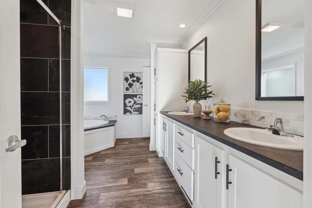 Prairie dune 8978 bathroom home features