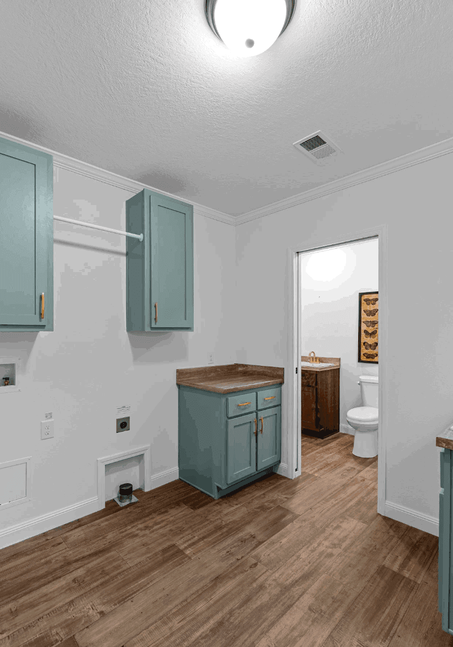 Pri3284-2010 "the bostick" bathroom home features