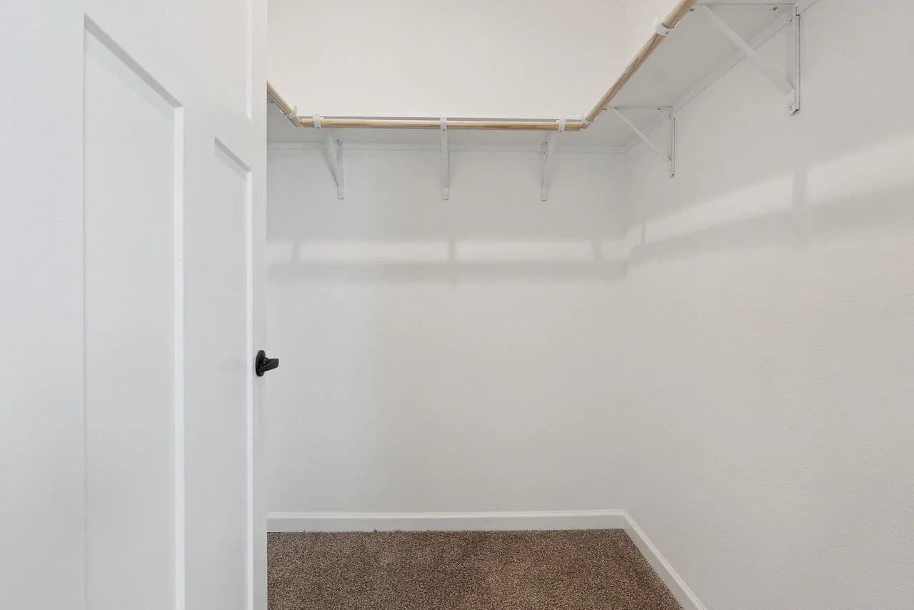 Innovation in1868h22177 interior home features