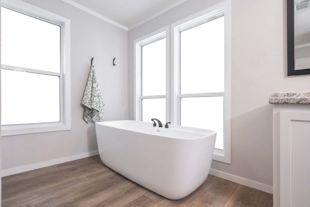 Bourbon lot #27 bathroom home features