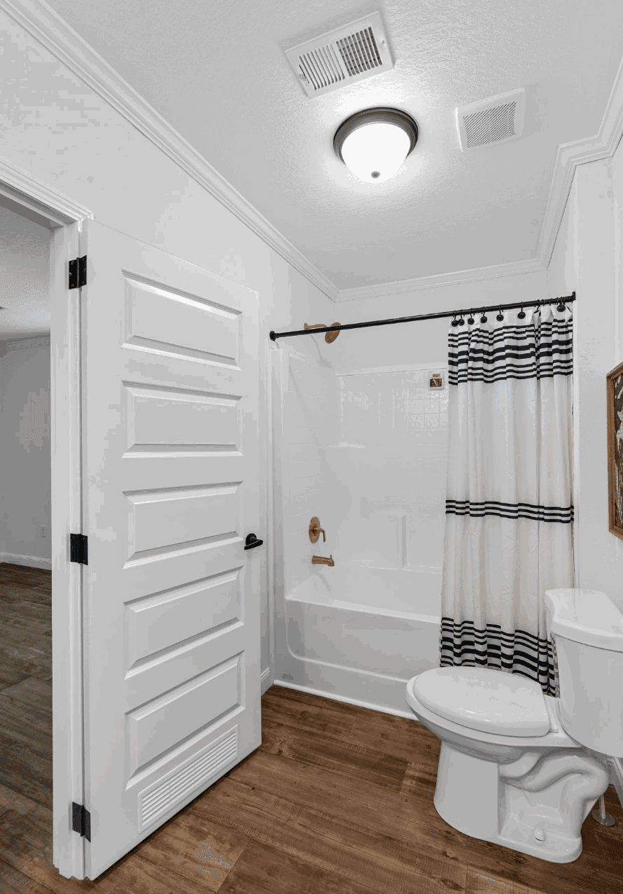 Pri3284-2010 "the bostick" bathroom home features