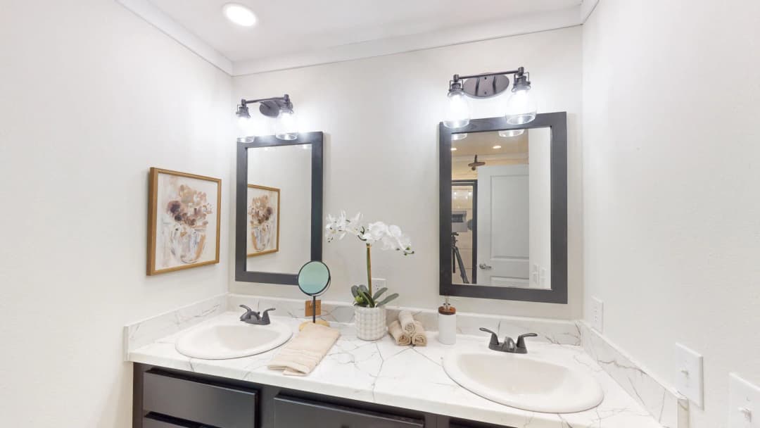 Pri3264-200 bathroom home features