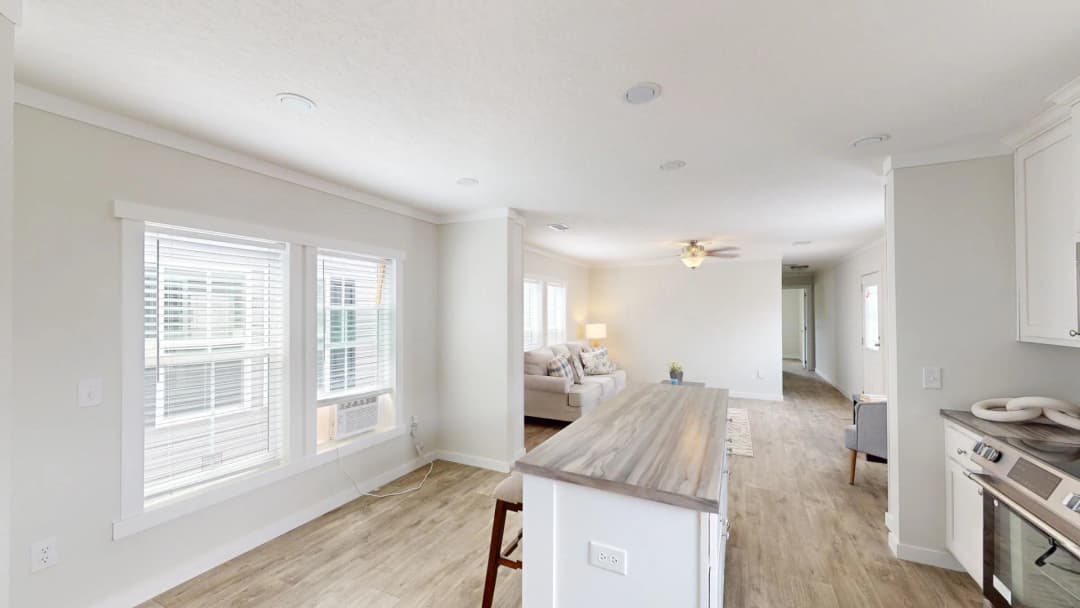Pri1680-102 kitchen home features