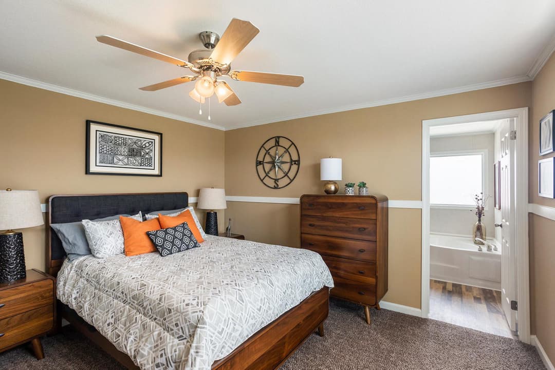 Innovation 2856a bedroom home features