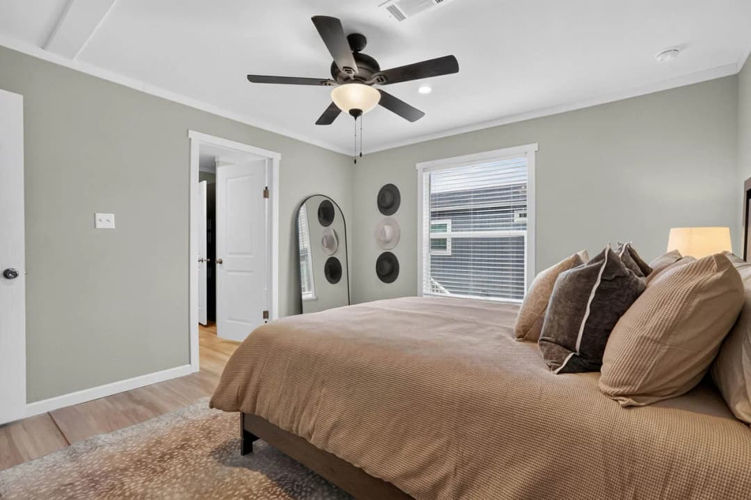 Nm1876a bedroom home features