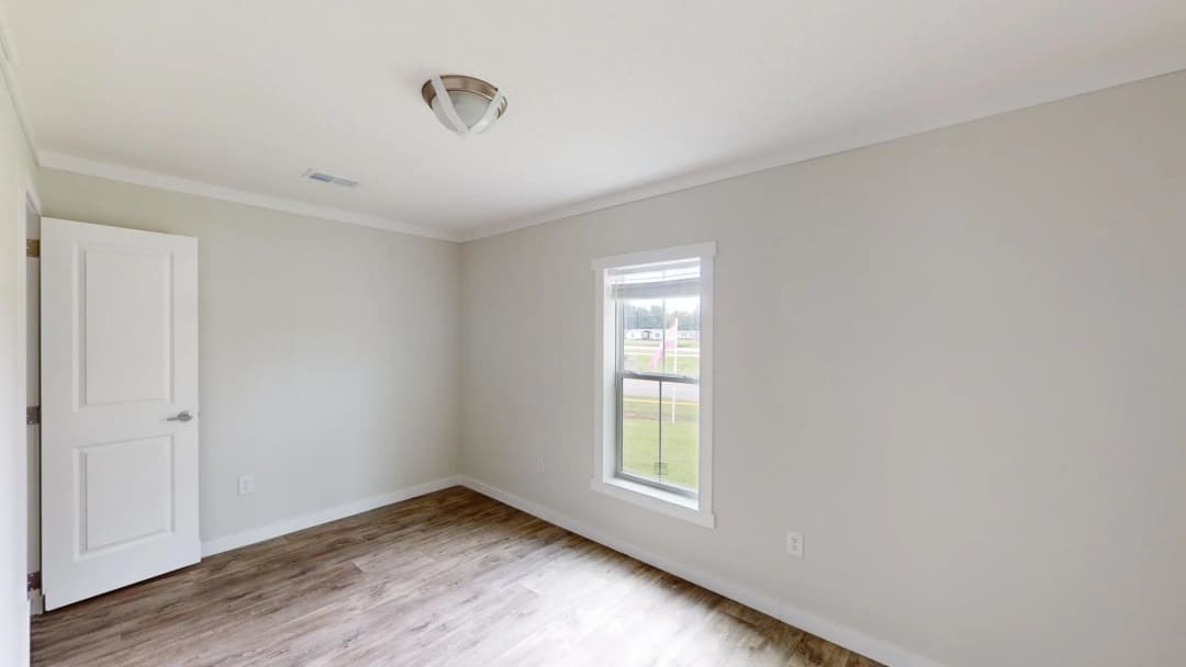 Pri1680-102 bedroom home features