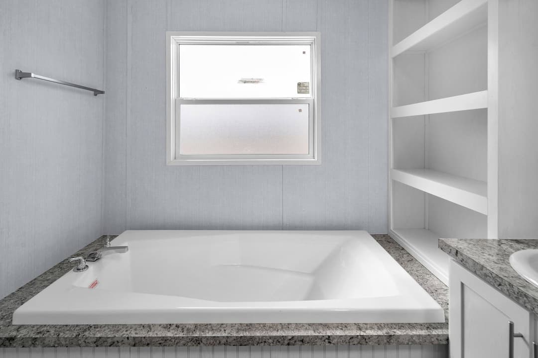 Alamo lite 16763r bathroom home features