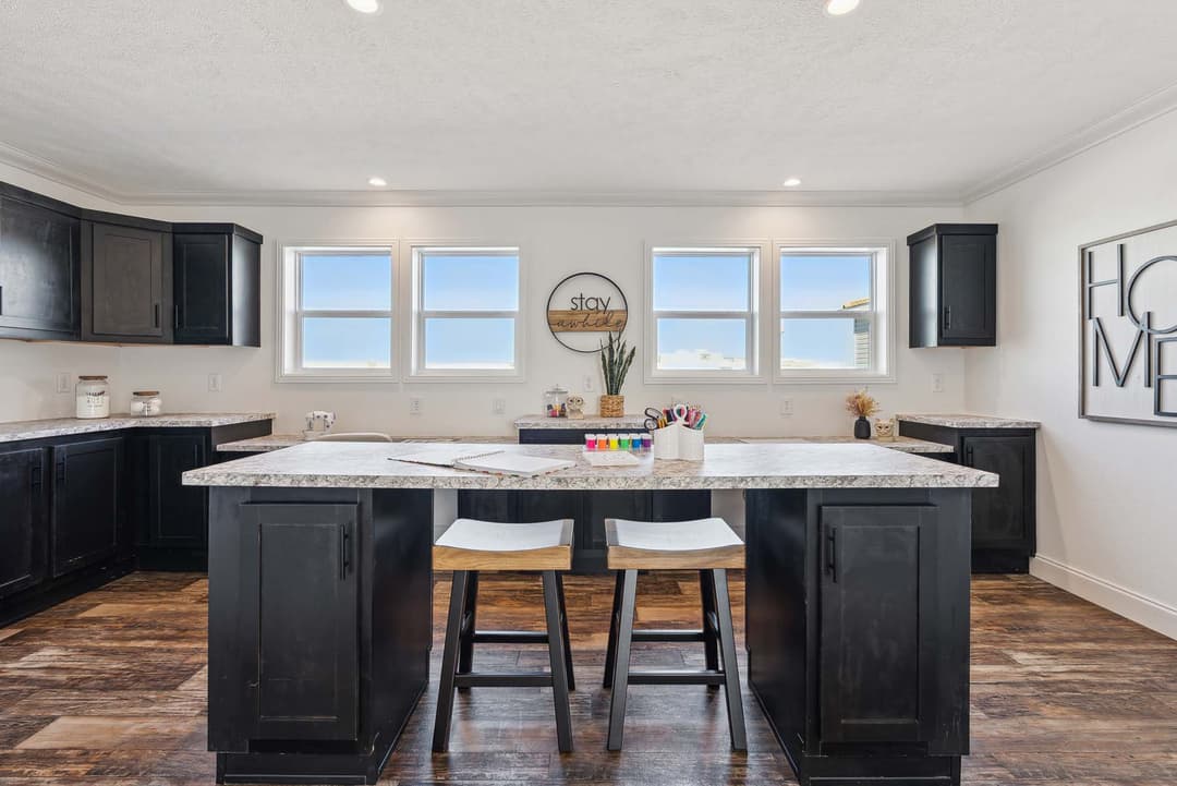 Prairie dune 8978 interior home features