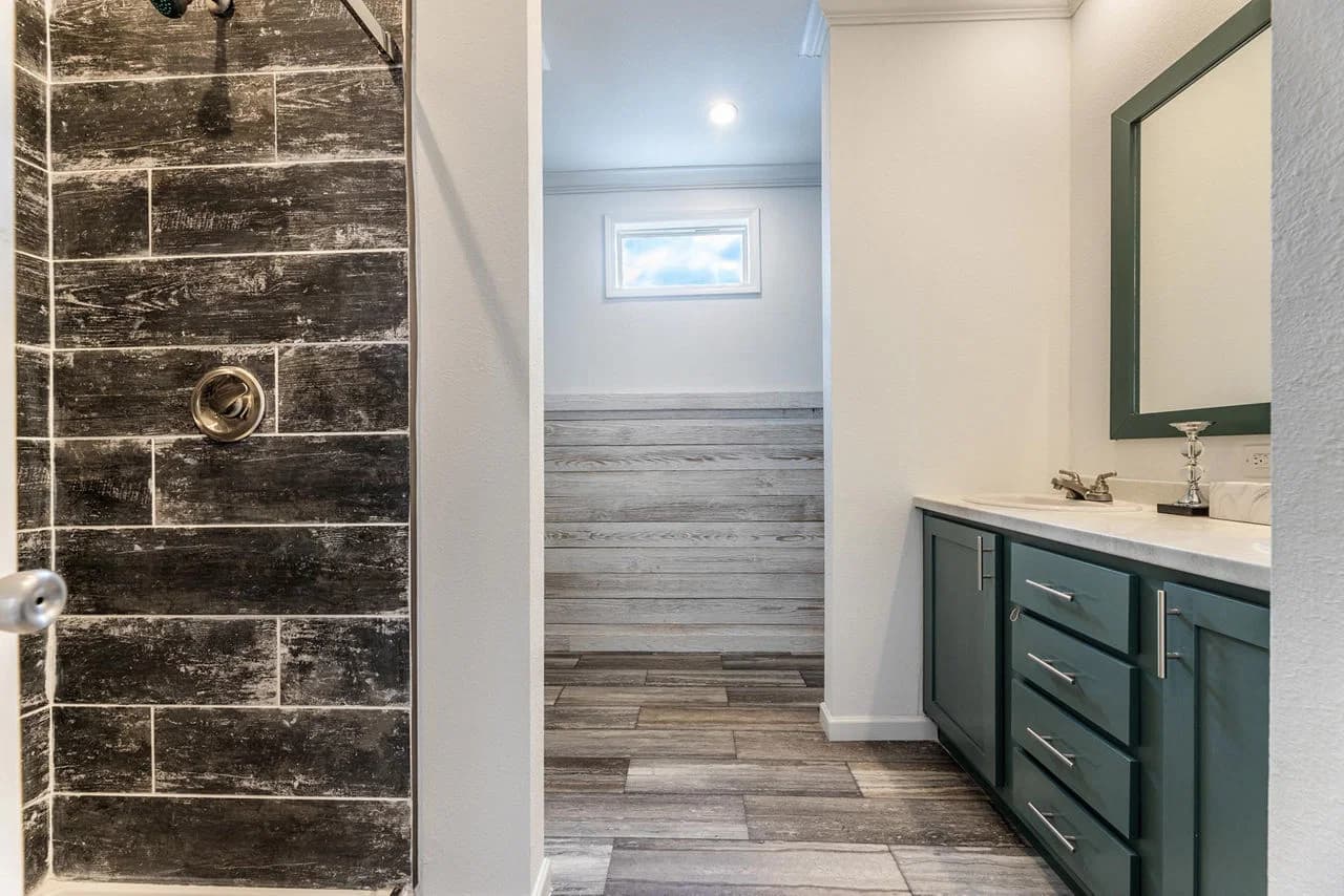 Innovation in1650h11059 bathroom home features