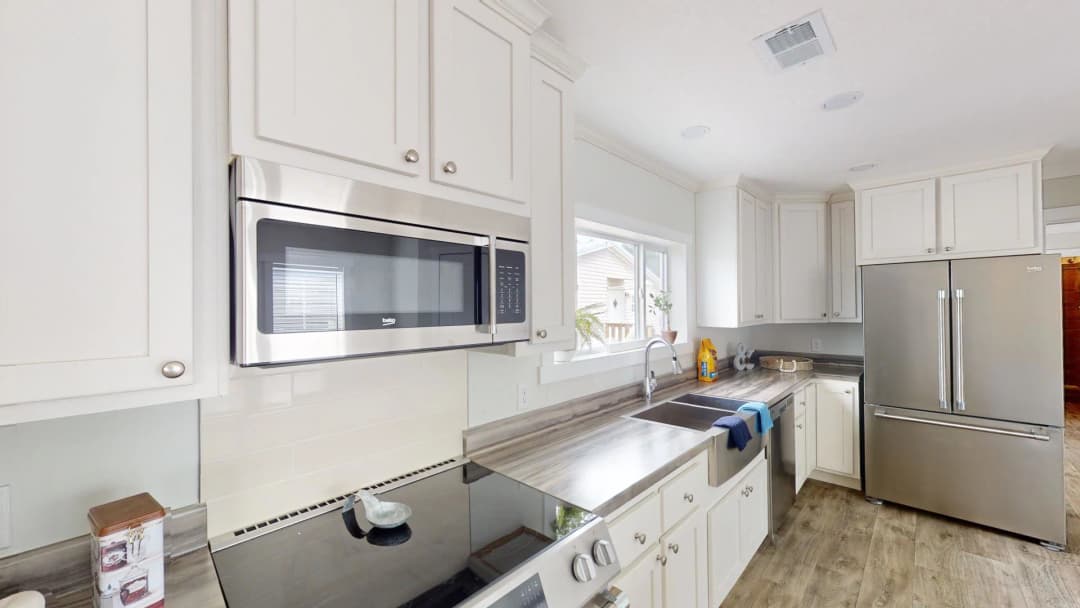 Pri1680-102 kitchen home features
