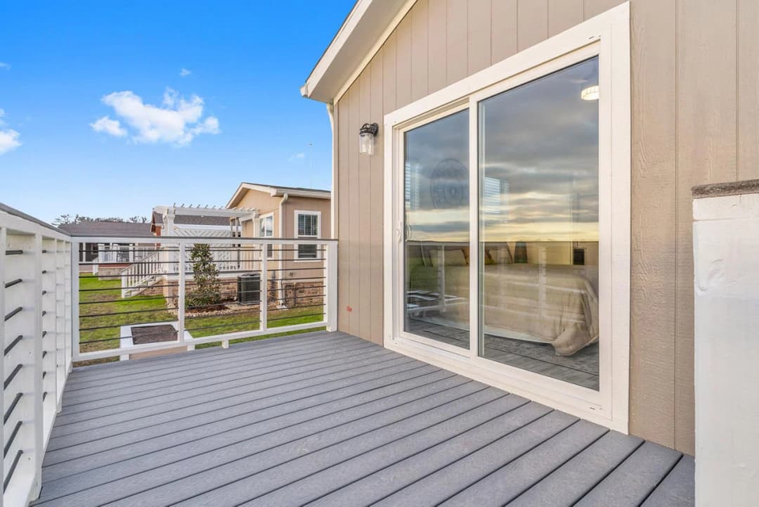 Innovation in1668h22126 exterior home features