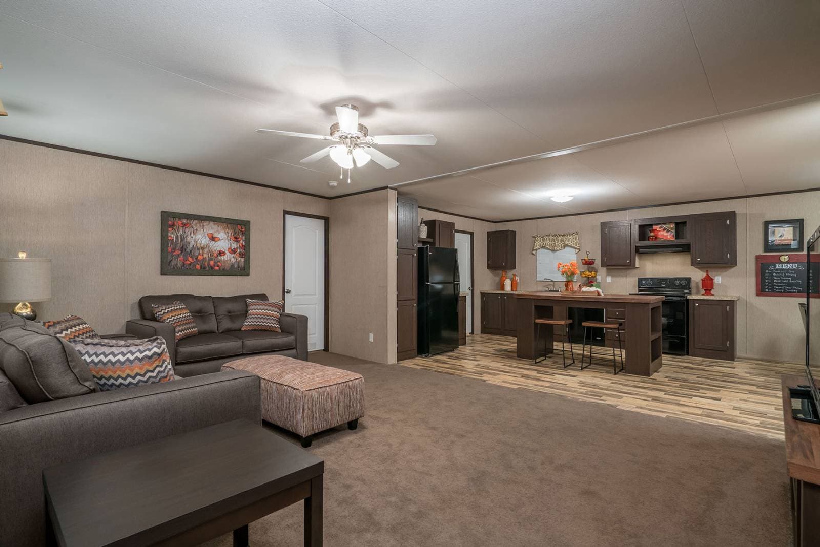 Rm2852a kitchen and living room home features