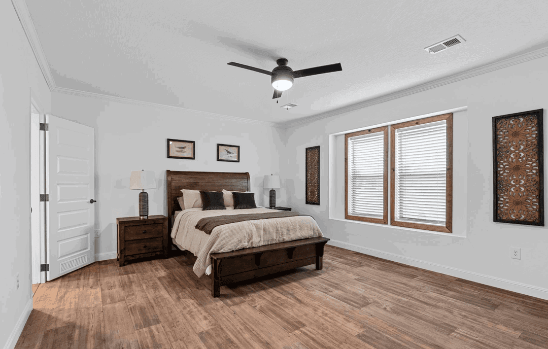 Pri3284-2010 "the bostick" bedroom home features