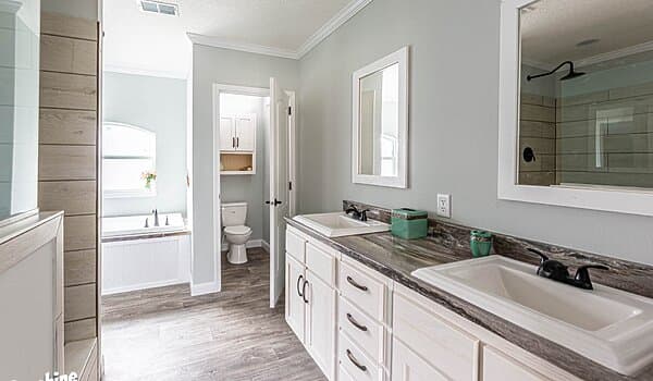Pri3284-2010 bathroom home features
