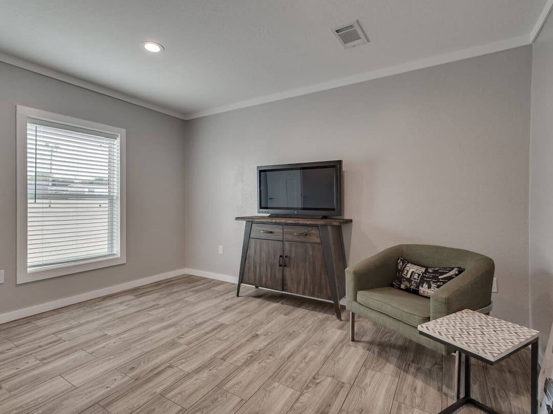 Atmos 28603n interior home features