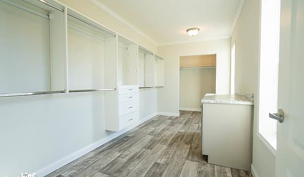 Pri3280-2043 interior home features
