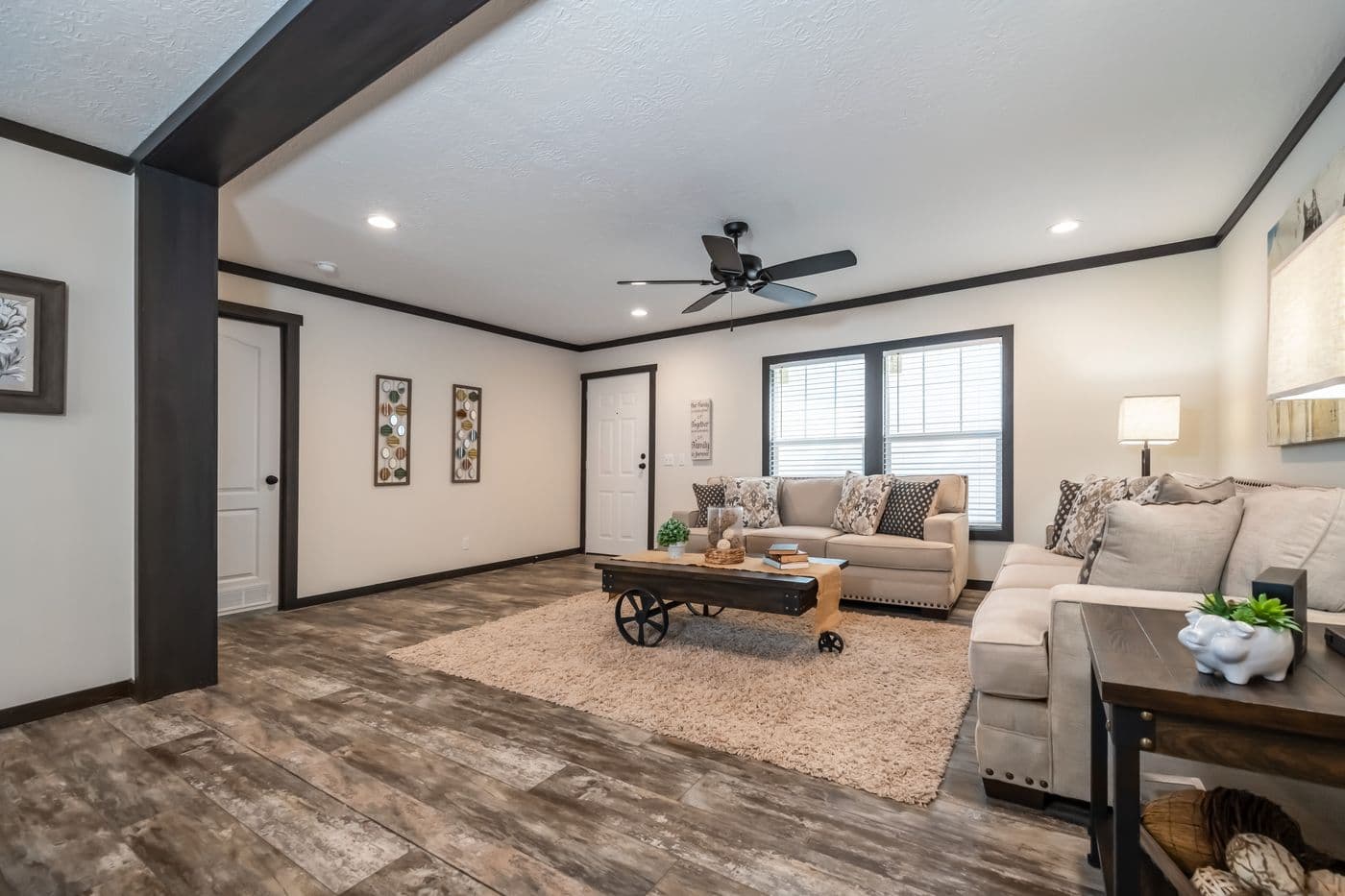 Boujee 2 interior home features