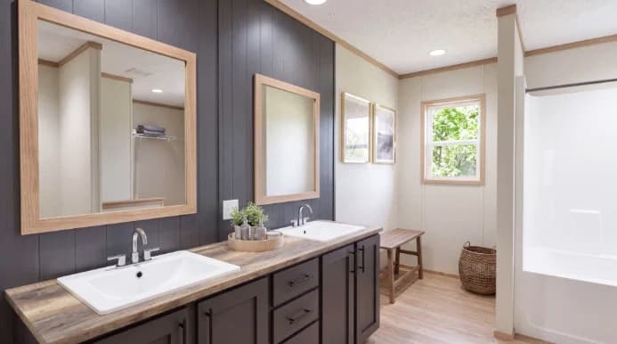 Snowcap bathroom home features