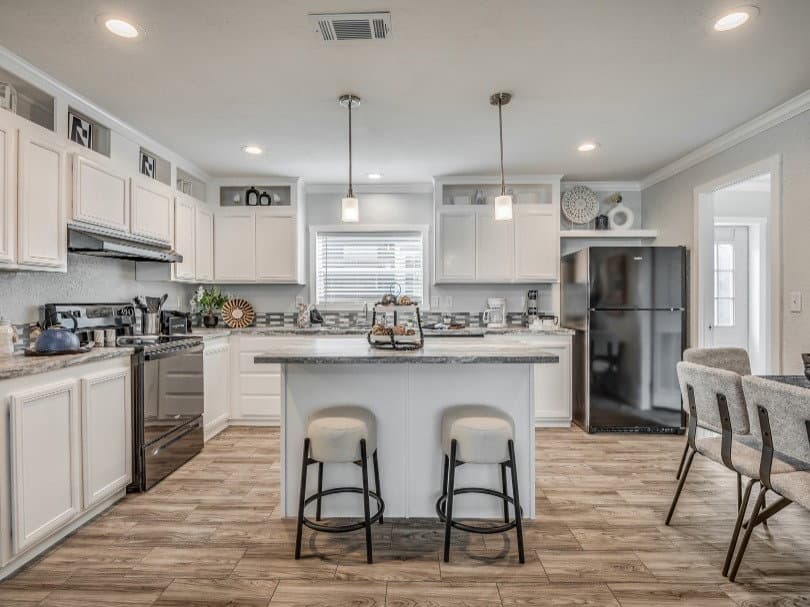 The mason lot #9 interior home features
