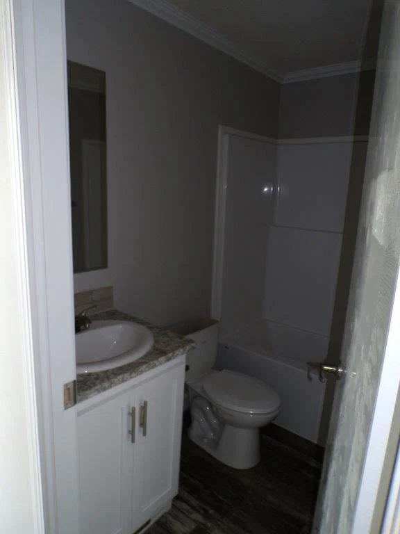 Prairie dune 8704 bathroom home features
