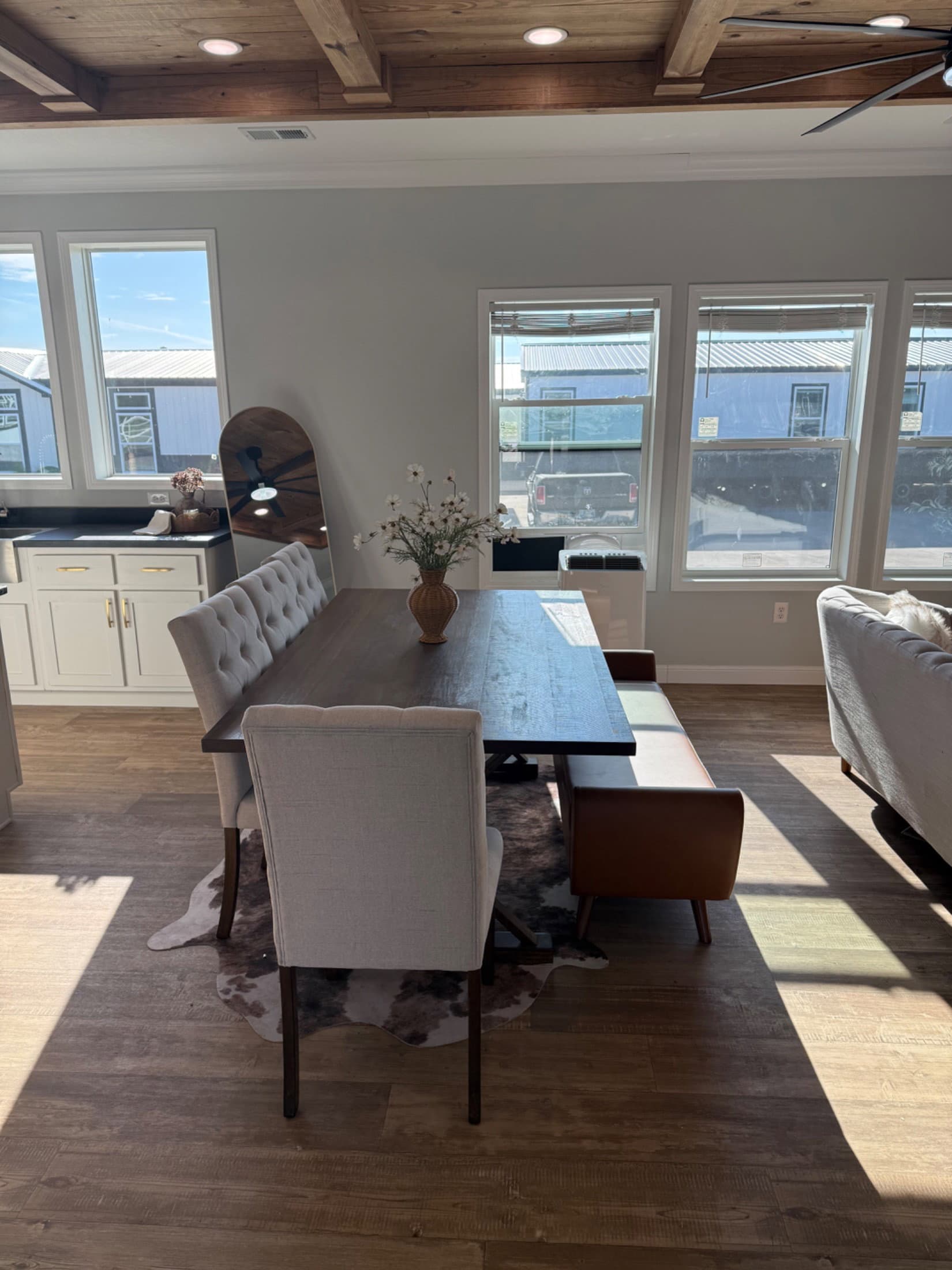 Custom sunshine 2043 lot 16  home features