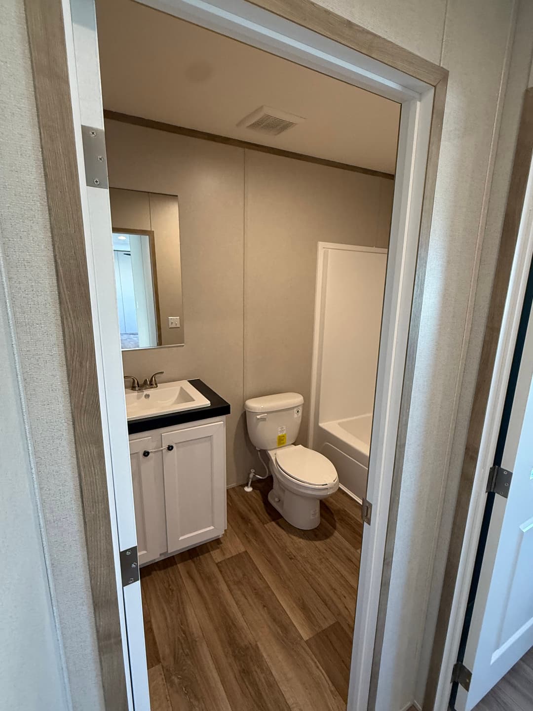 Vista lot #19 bathroom home features