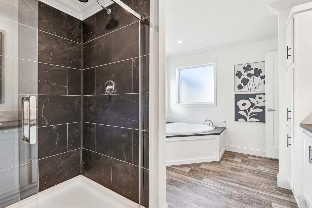Prairie dune 8978 bathroom home features