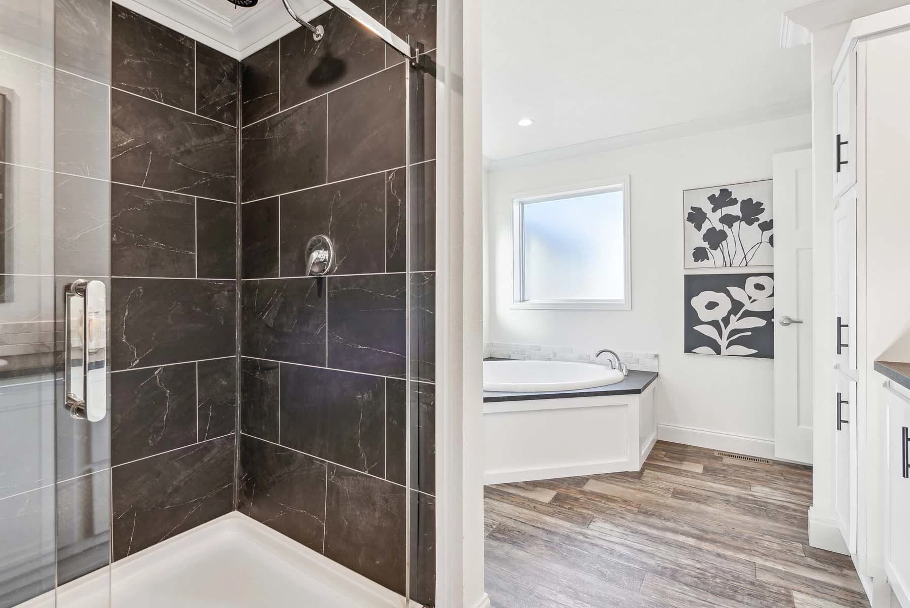 Prairie dune 8978 bathroom home features