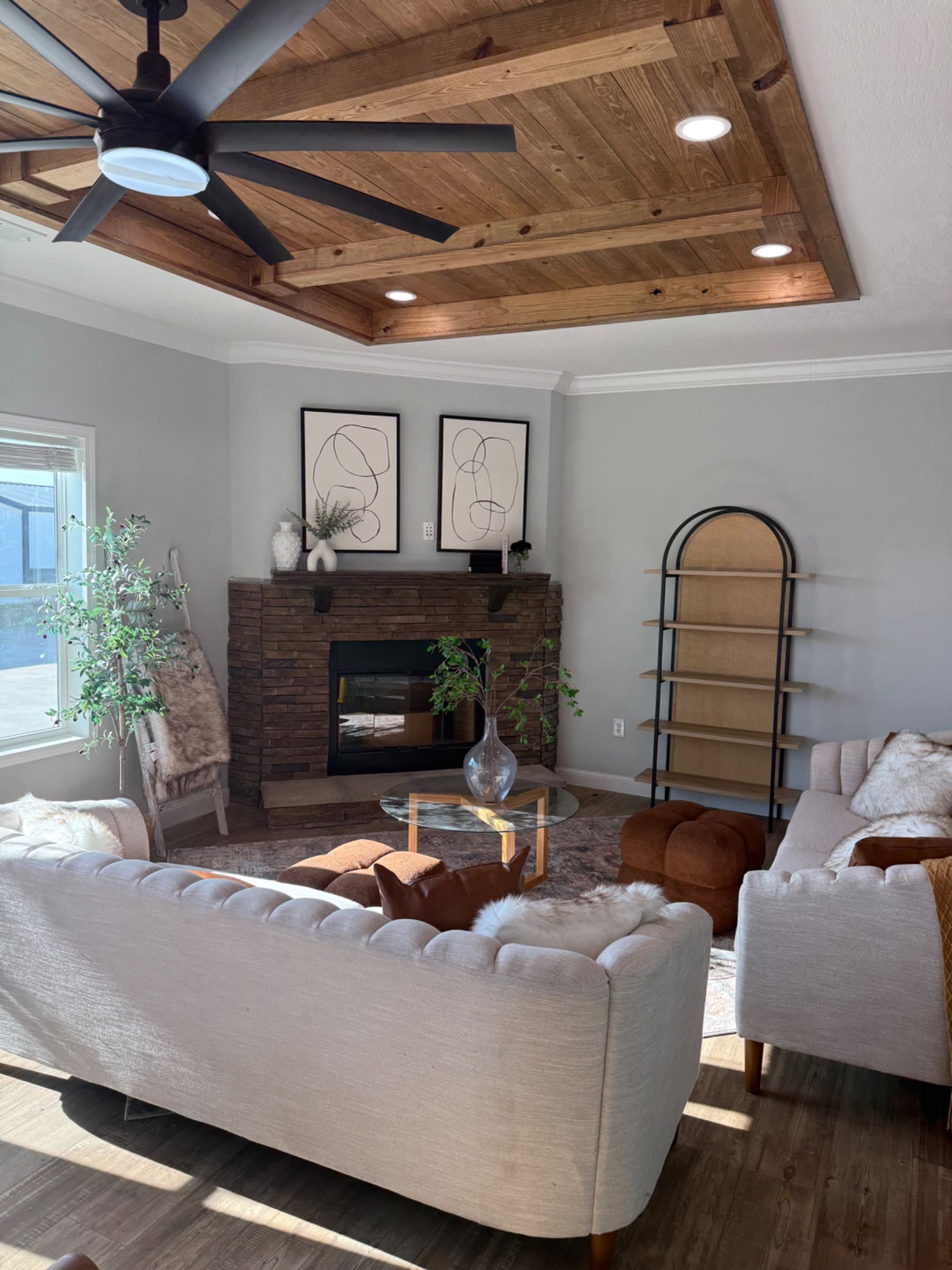 Custom sunshine 2043 lot 16  home features