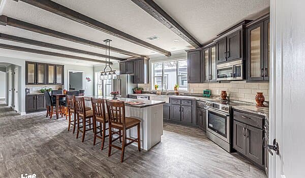 Pri3284-2010 kitchen home features