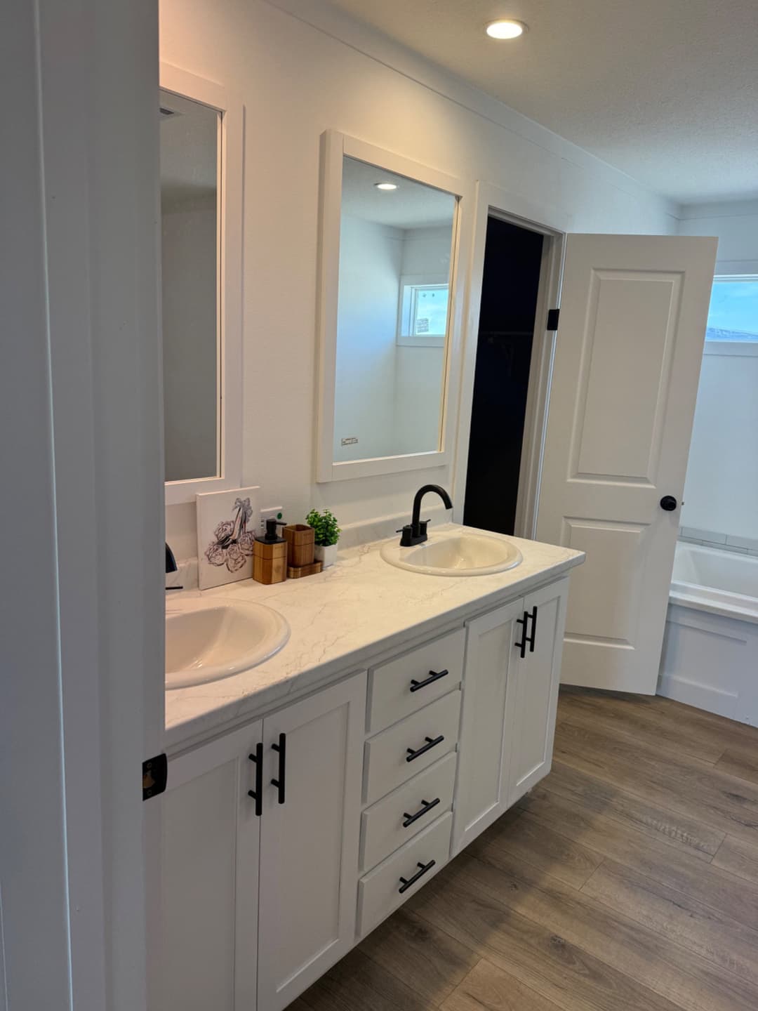 Kylie mae lot #10 bathroom home features
