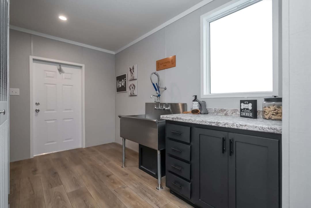 Bourbon lot #27 interior home features