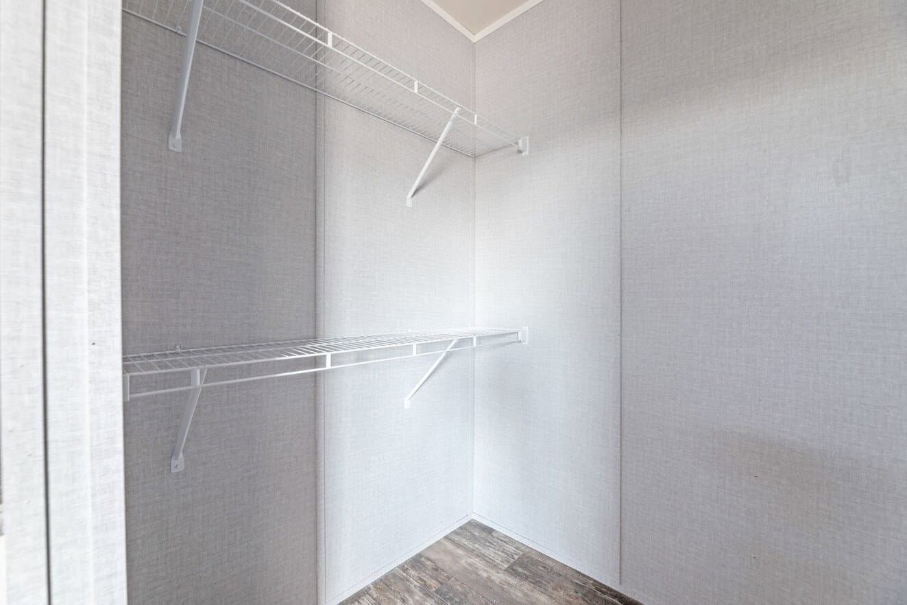 Valu premier 16683g interior home features