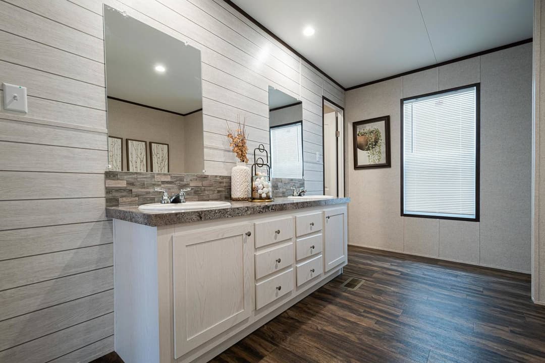 Nm3260f bathroom home features