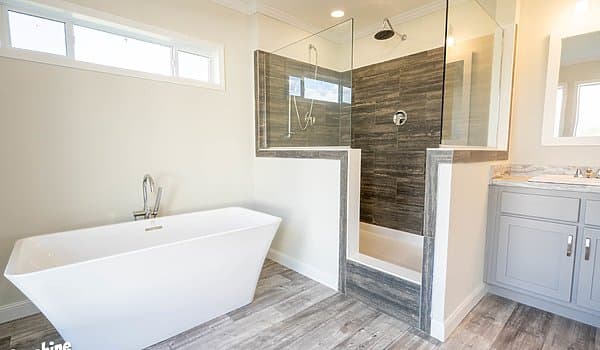 Pri3280-2043 bathroom home features