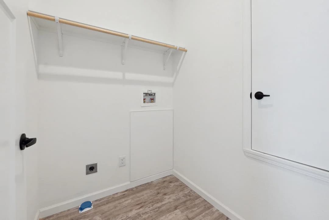 Innovation in1868h22177 interior home features