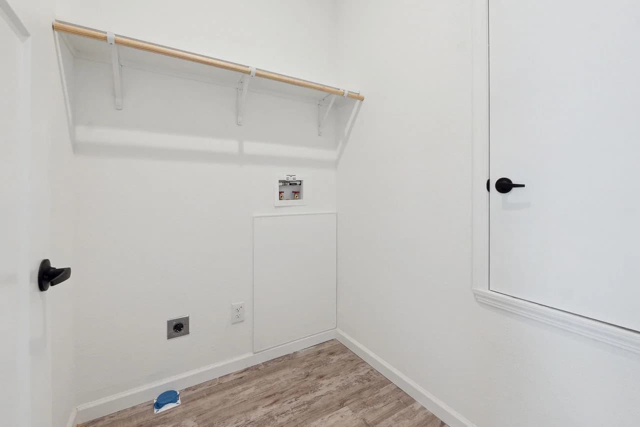 Innovation in1868h22177 interior home features