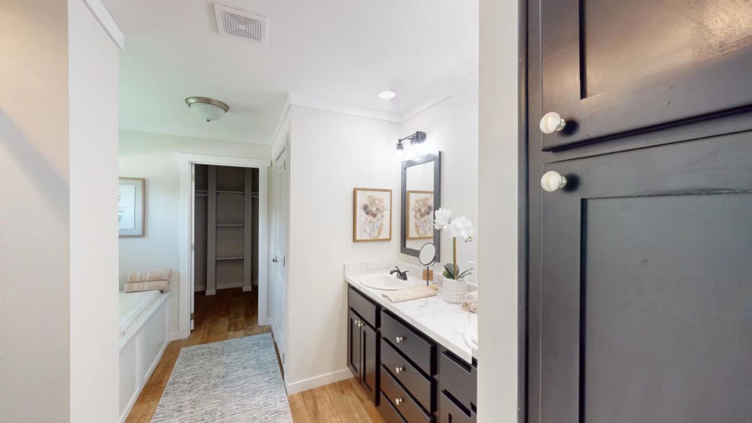 Pri3264-200 bathroom home features