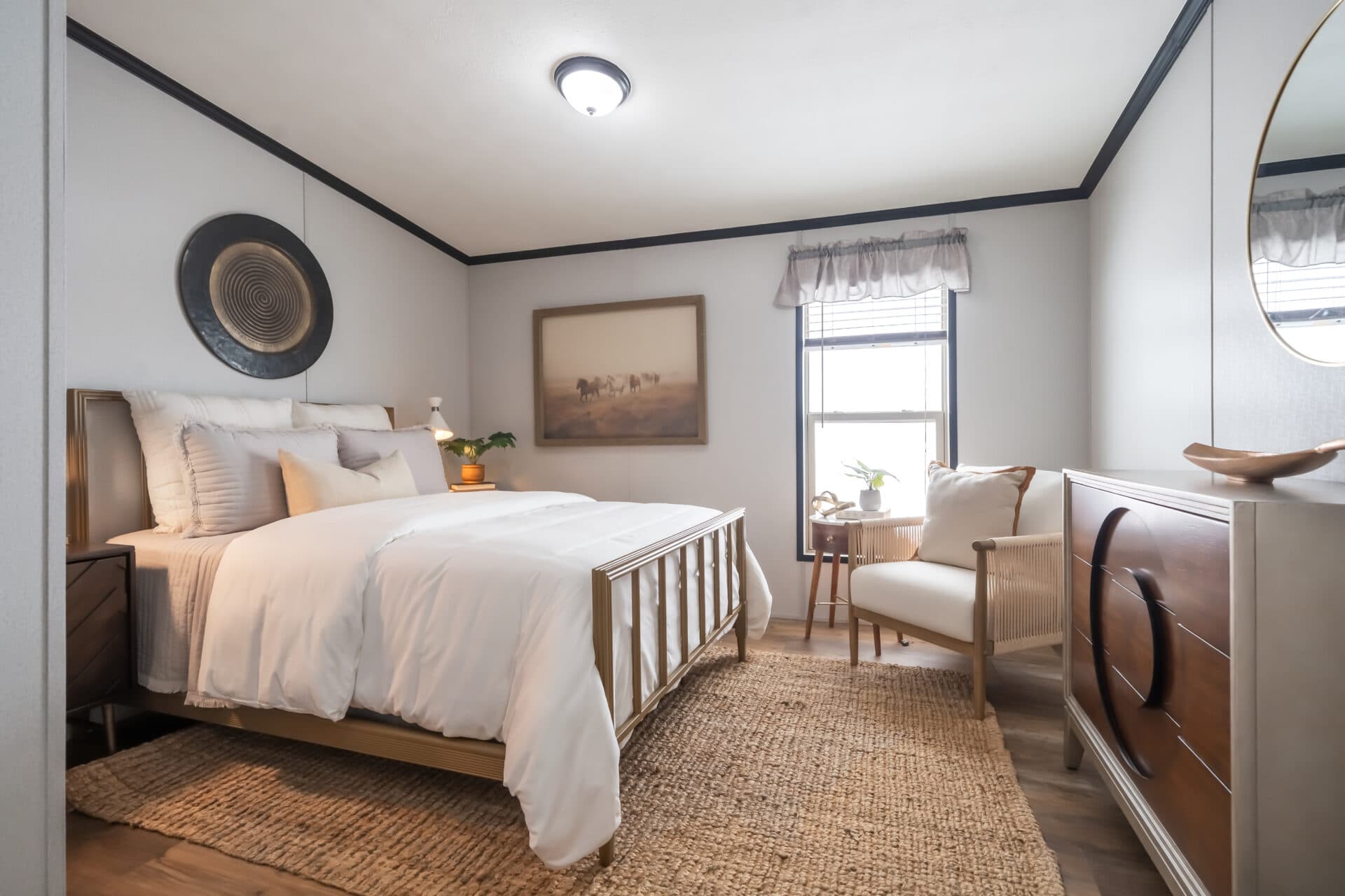 Select s-2468-42a bedroom home features