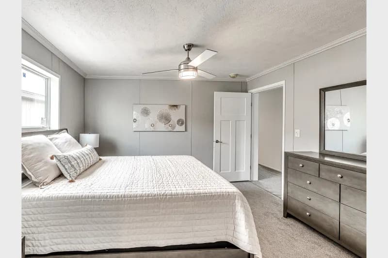 Prairie dune 8810 bedroom home features
