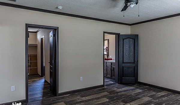 Pri3268-2004 bedroom home features
