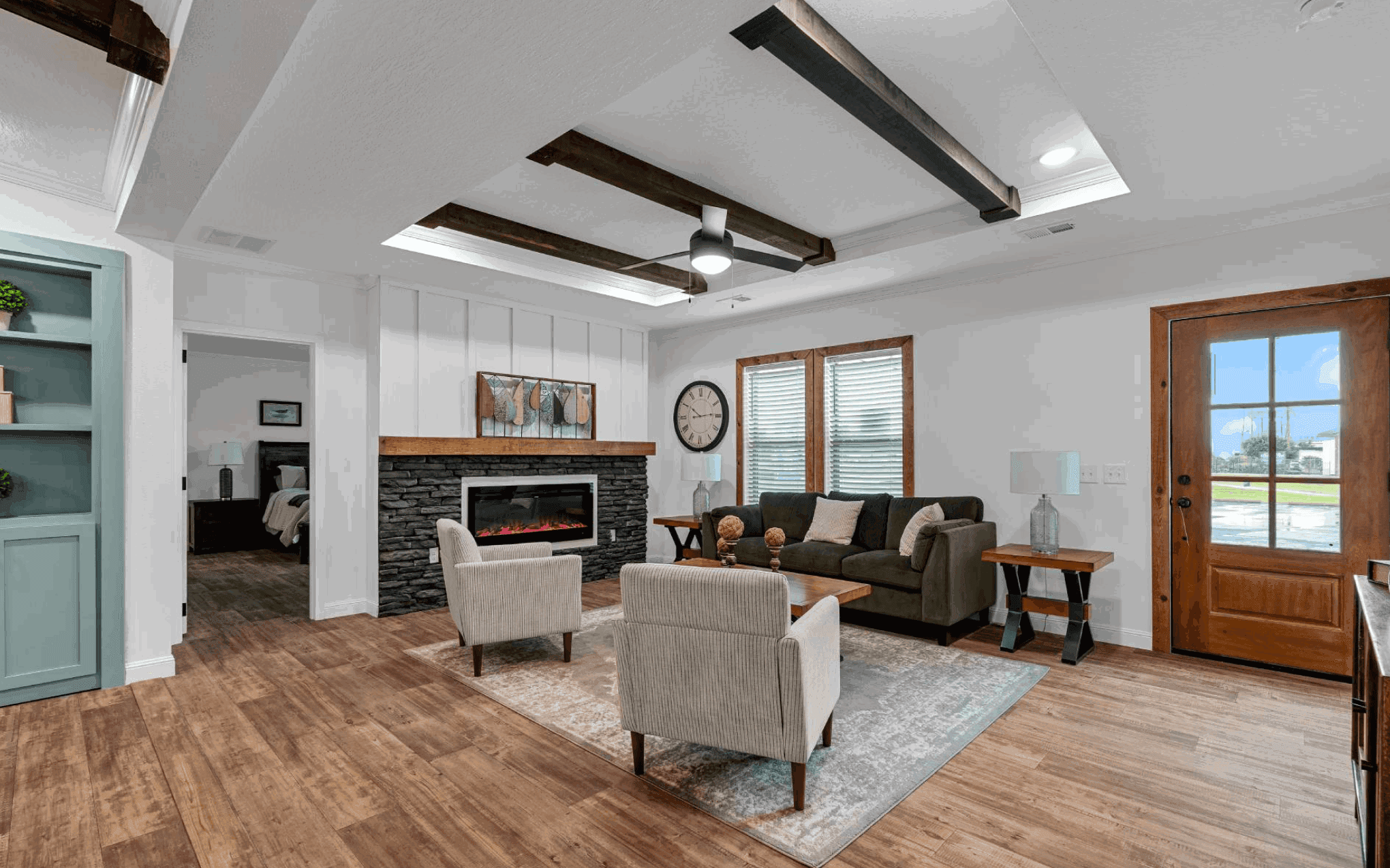 Pri3284-2010 "the bostick" interior home features