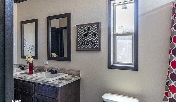 Pri3268-2004 bathroom home features