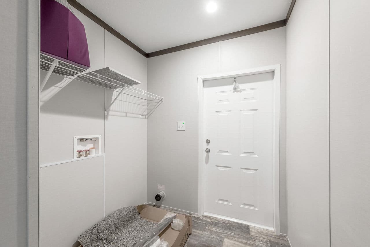 Canal interior home features