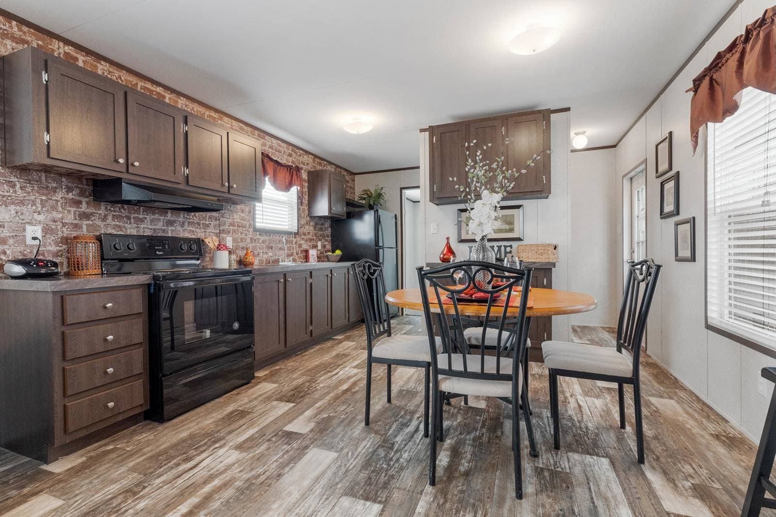 Rm1466a kitchen home features
