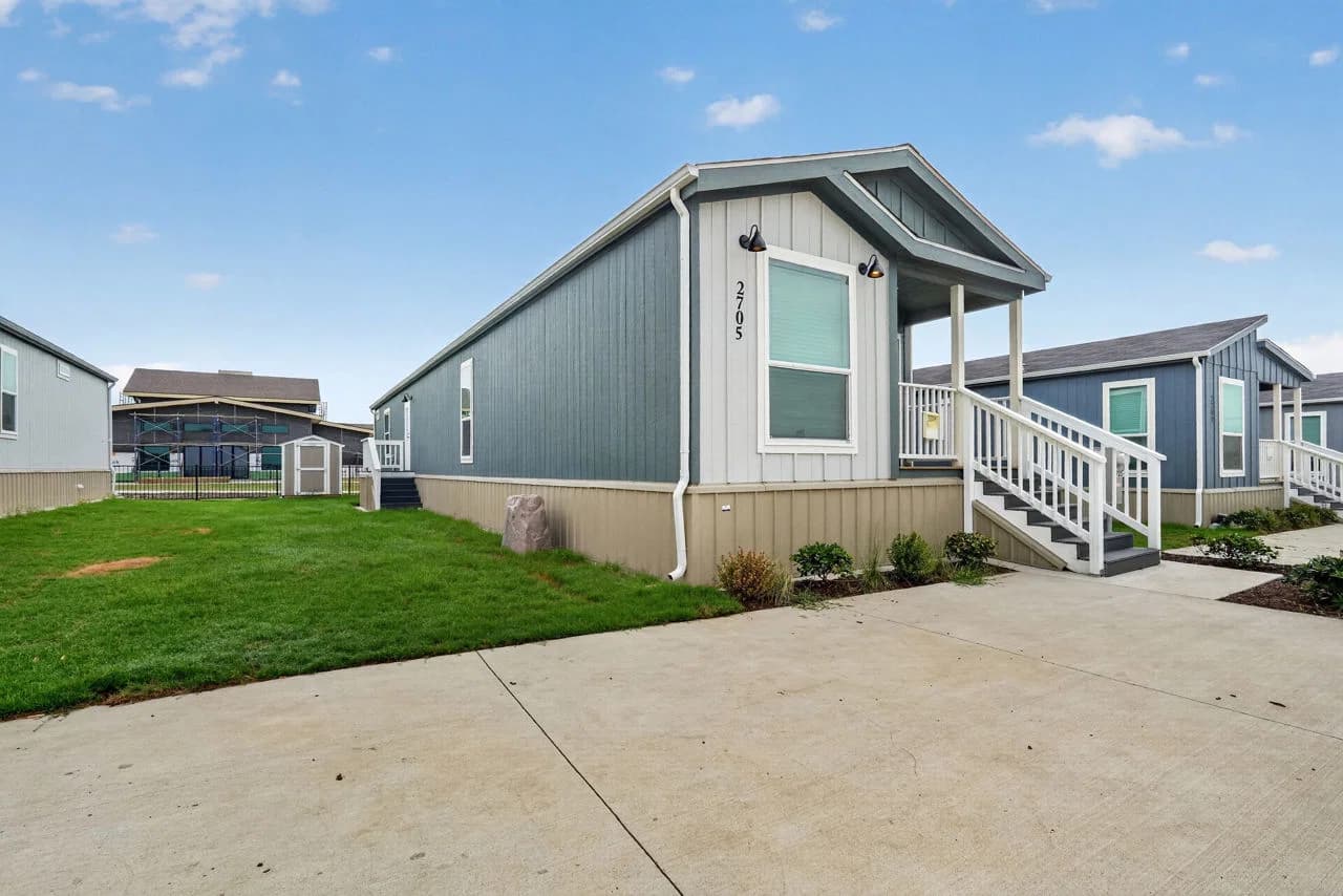 Nm2076a exterior home features