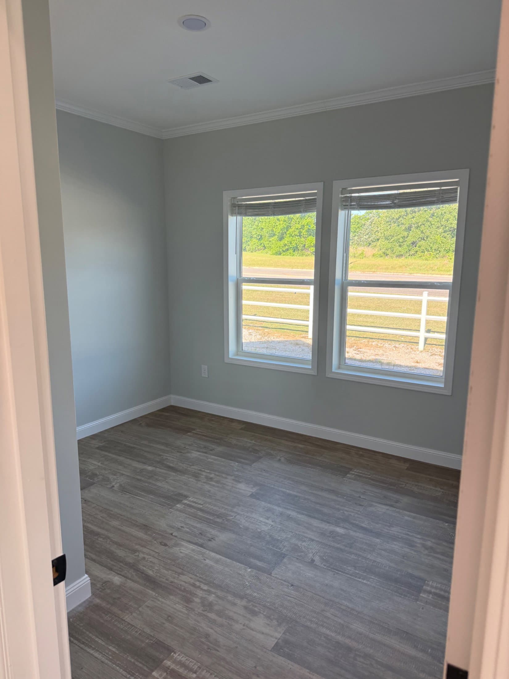 Custom sunshine 2043 lot 16  home features
